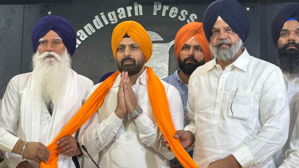 ਪੰਜਾਬੀ ਅਦਾਕਾਰ ਰੱਬੀ ਕੰਦੋਲਾ ਅਕਾਲੀ ਦਲ ਵਾਰੀਅਰਜ਼ ਆਫ਼ ਪੰਜਾਬ ਵਿੱਚ ਸ਼ਾਮਲ ਹੋਏ